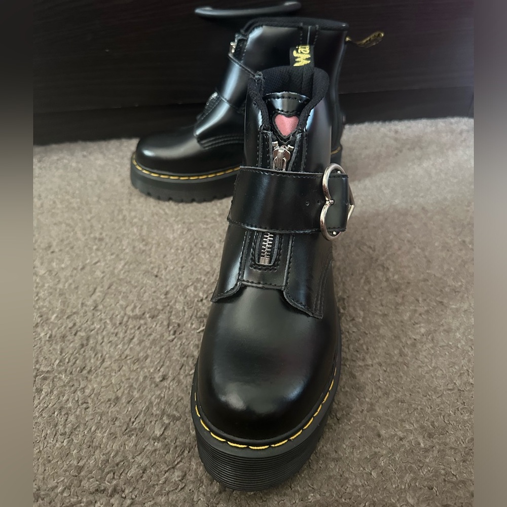 Heart buckle boots